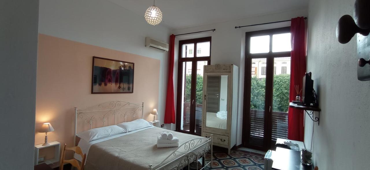 Onlyrooms III - Piazza Jenne Cagliari Exteriör bild