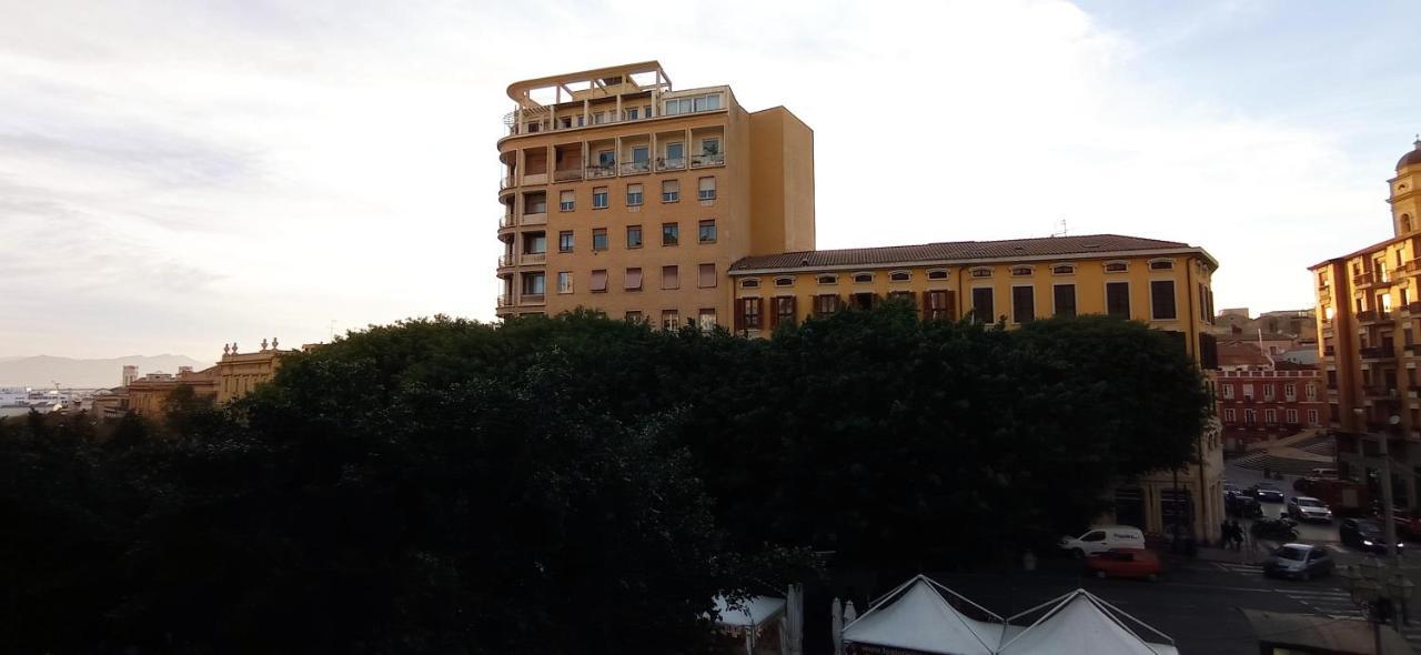 Onlyrooms III - Piazza Jenne Cagliari Exteriör bild