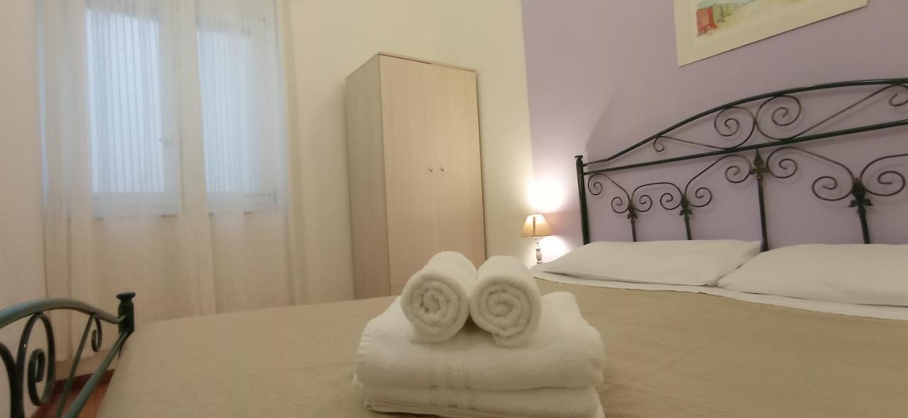 Onlyrooms III - Piazza Jenne Cagliari Exteriör bild