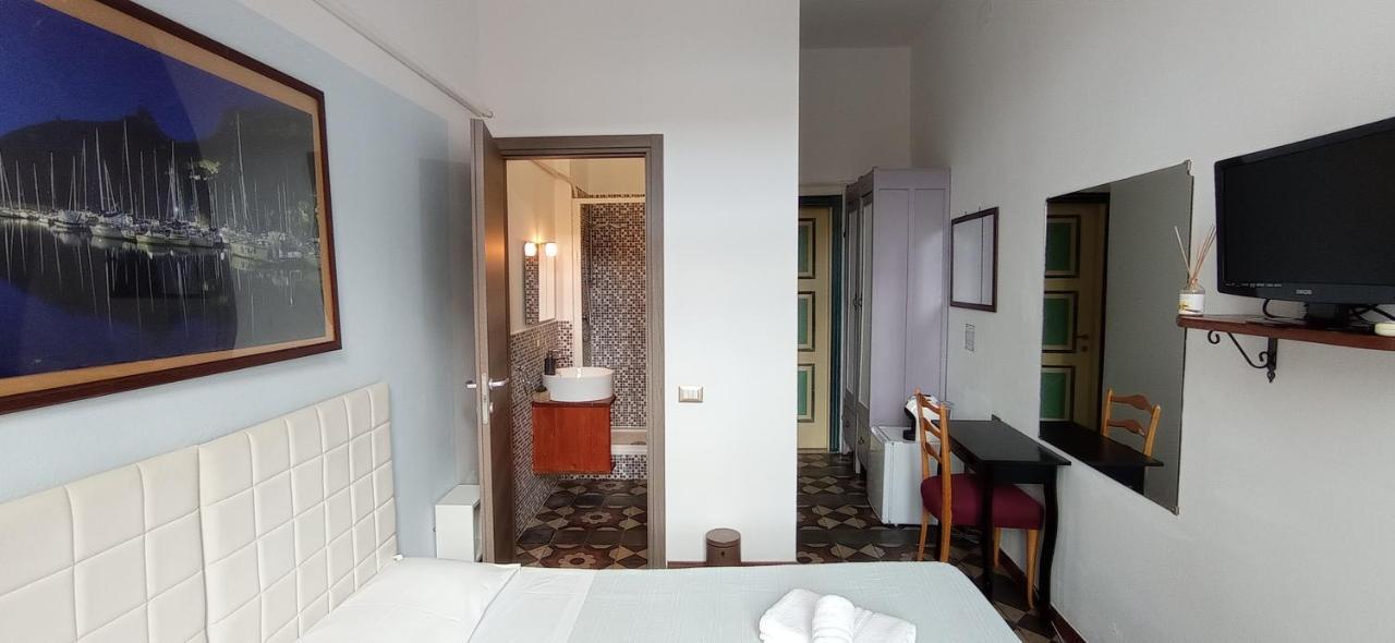 Onlyrooms III - Piazza Jenne Cagliari Exteriör bild